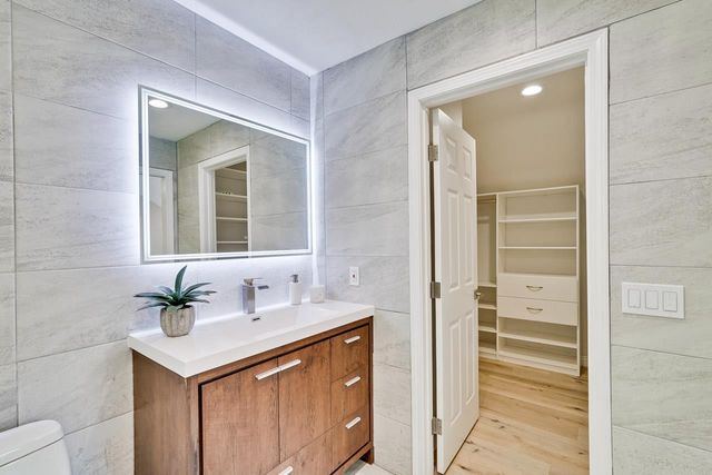 22136 Dean Court, Cupertino, CA 95014