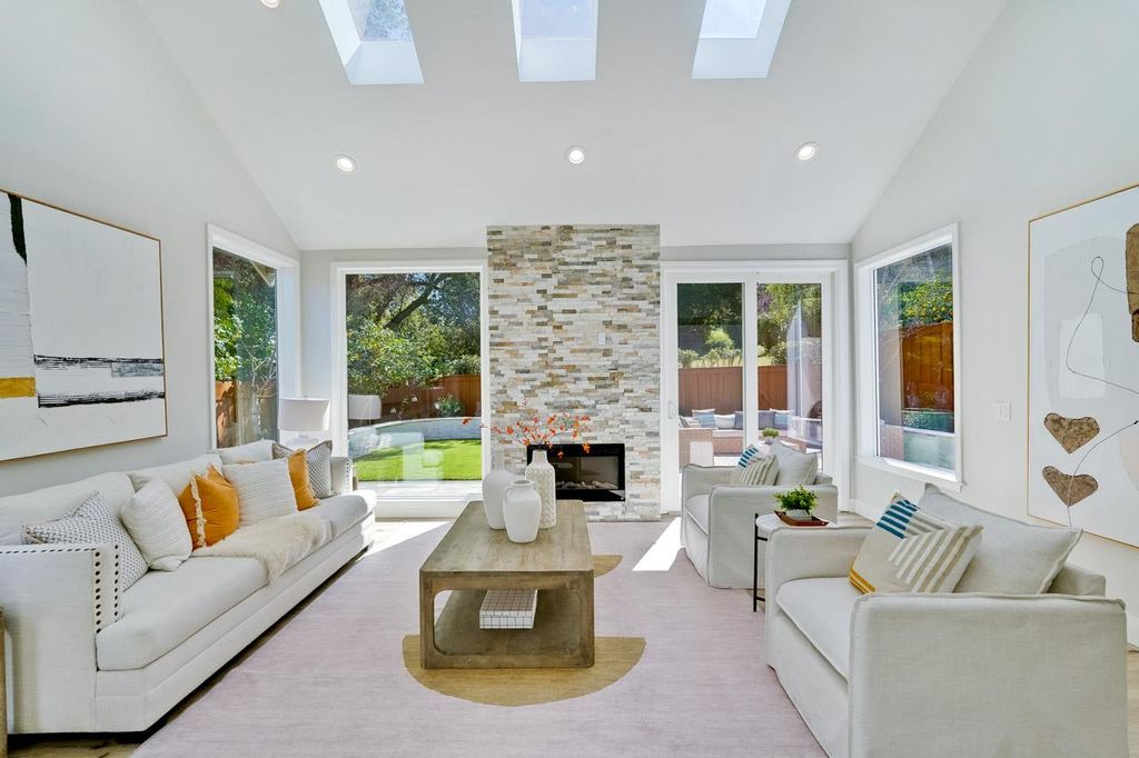 22136 Dean Court, Cupertino, CA 95014