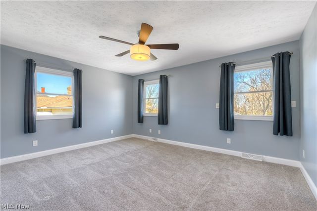 924 E Schaaf Road, Brooklyn Heights, OH 44131