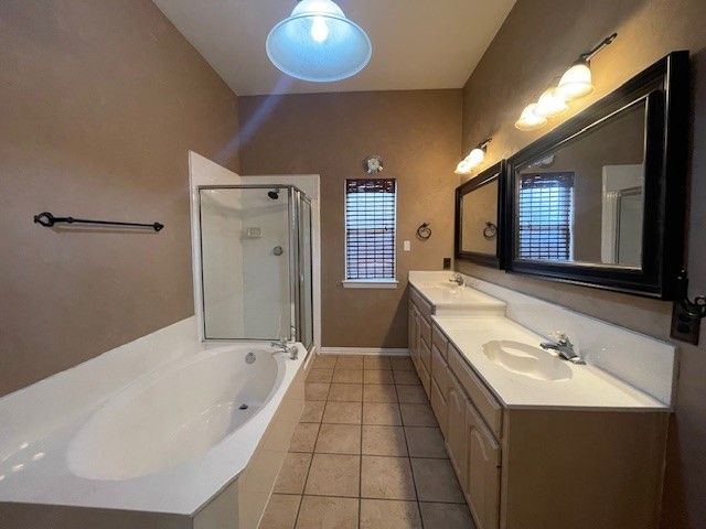 408 Hideaway Court, Euless, TX 76039