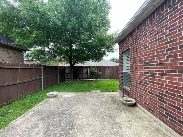 408 Hideaway Court, Euless, TX 76039