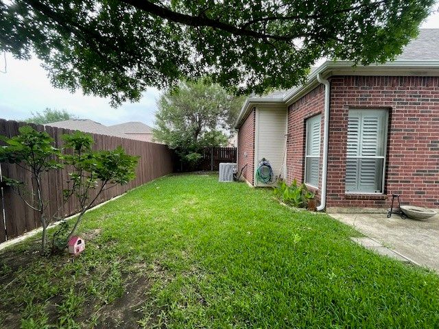 408 Hideaway Court, Euless, TX 76039
