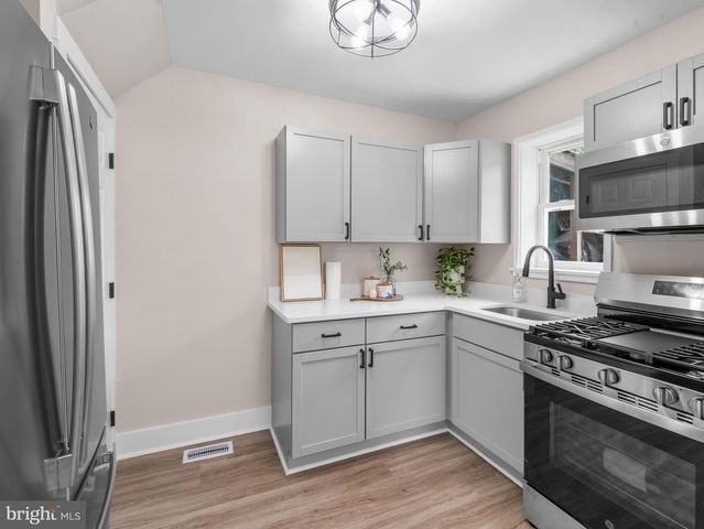 5337 PATRICK HENRY DR, Baltimore, MD 21225