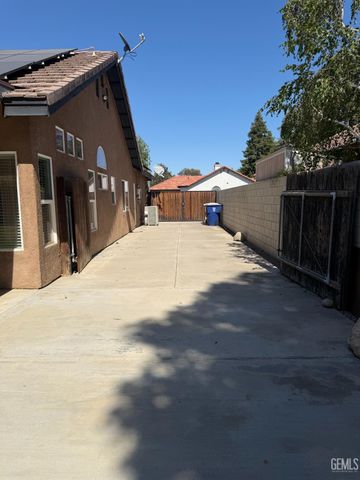 4313 Rhine River Drive, Bakersfield, CA 93308