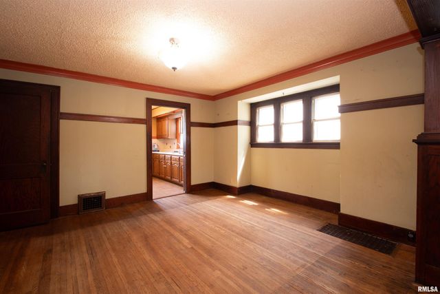 2123 W KELLOGG Avenue, West Peoria, IL 61604