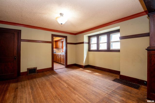 2123 W KELLOGG Avenue, West Peoria, IL 61604