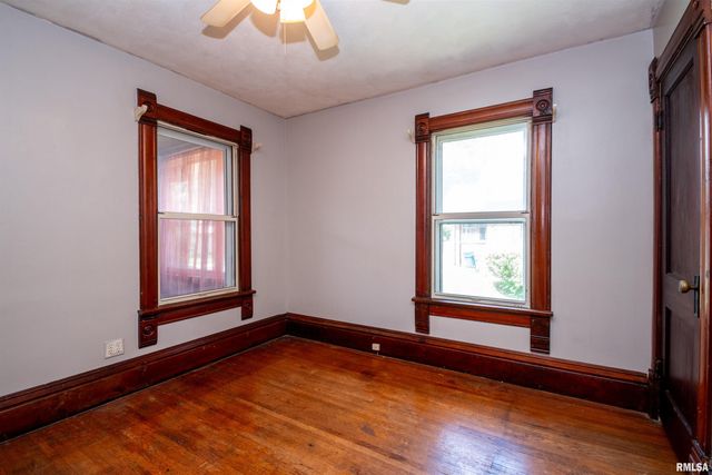 2123 W KELLOGG Avenue, West Peoria, IL 61604