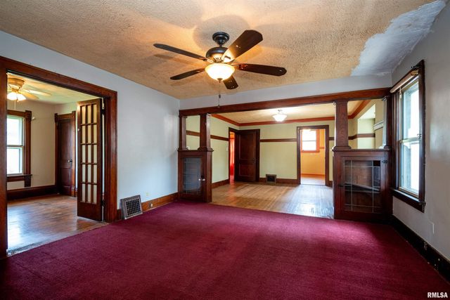 2123 W KELLOGG Avenue, West Peoria, IL 61604