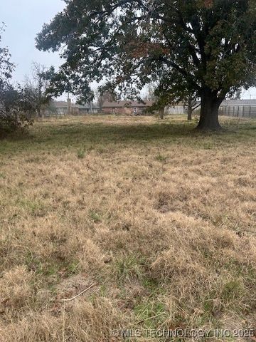 31 Suburban Lane, Inola, OK 74036