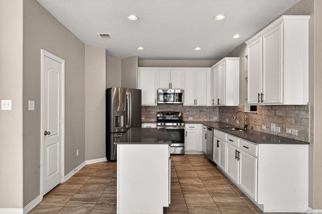 6661 Bowie Cove, Cibolo, TX 78108