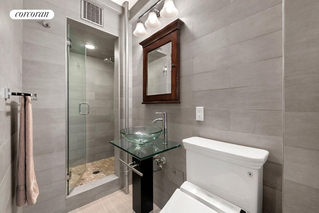 65 E 76TH Street 2AE, New York City, NY 10021