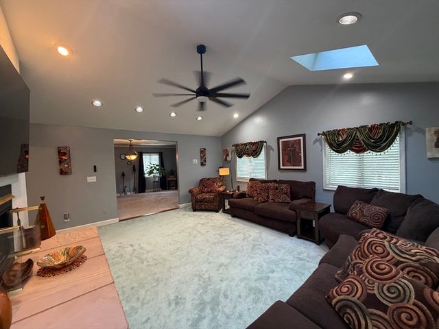 1 Burris Way, Randolph, MA 02368