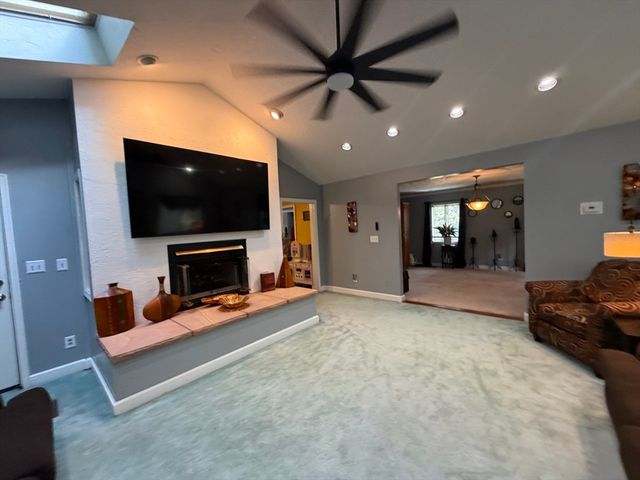 1 Burris Way, Randolph, MA 02368
