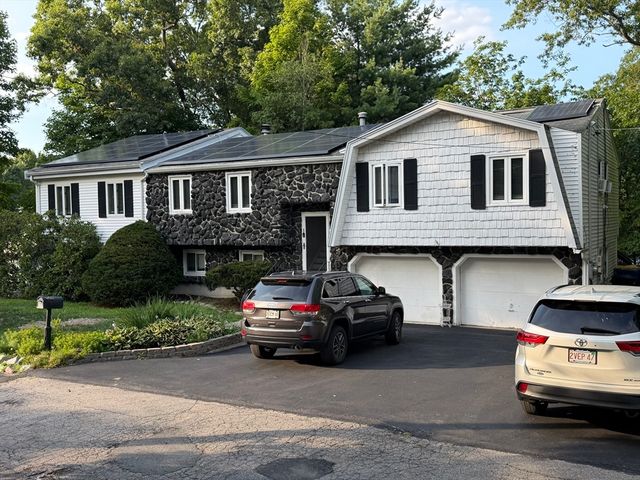 1 Burris Way, Randolph, MA 02368