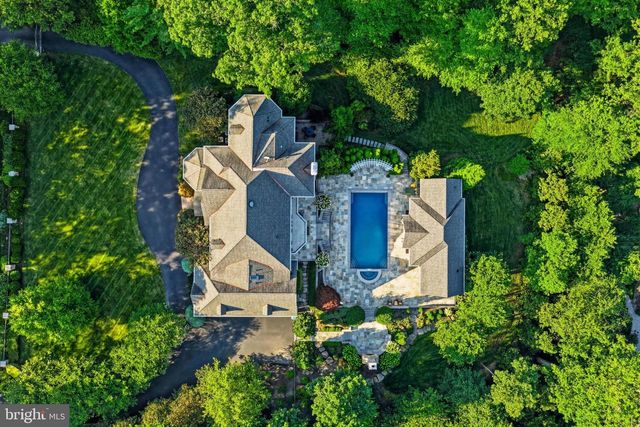 1239 DALEVIEW DR, Mclean, VA 22102