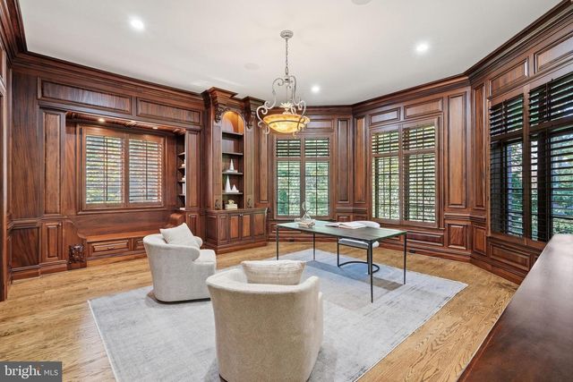 1239 DALEVIEW DR, Mclean, VA 22102