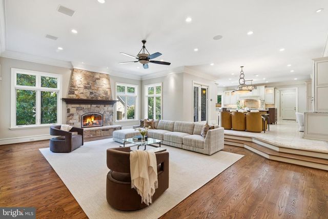 1239 DALEVIEW DR, Mclean, VA 22102