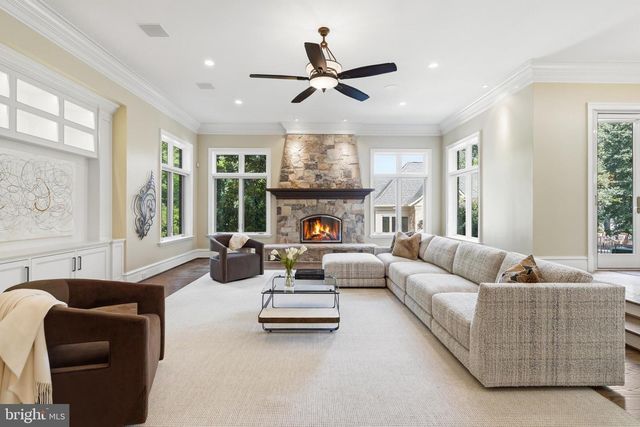1239 DALEVIEW DR, Mclean, VA 22102