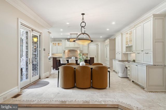 1239 DALEVIEW DR, Mclean, VA 22102