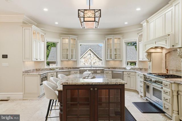1239 DALEVIEW DR, Mclean, VA 22102