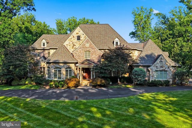 1239 DALEVIEW DR, Mclean, VA 22102