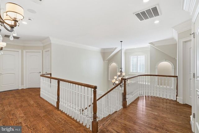 1239 DALEVIEW DR, Mclean, VA 22102