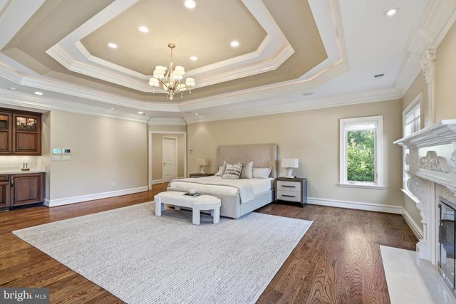 1239 DALEVIEW DR, Mclean, VA 22102