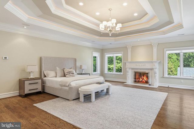 1239 DALEVIEW DR, Mclean, VA 22102
