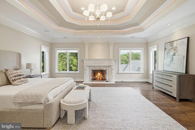1239 DALEVIEW DR, Mclean, VA 22102
