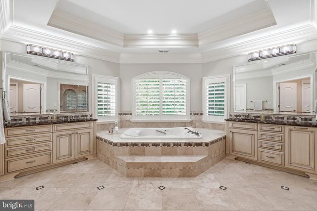1239 DALEVIEW DR, Mclean, VA 22102