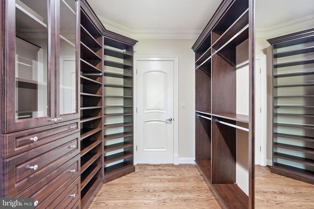 1239 DALEVIEW DR, Mclean, VA 22102