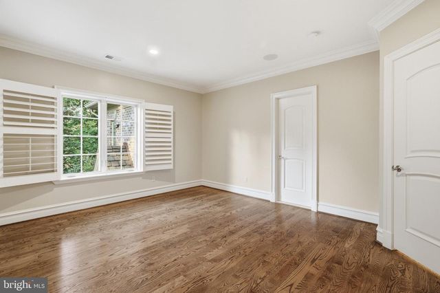 1239 DALEVIEW DR, Mclean, VA 22102