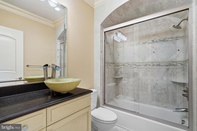 1239 DALEVIEW DR, Mclean, VA 22102