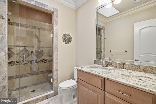 1239 DALEVIEW DR, Mclean, VA 22102
