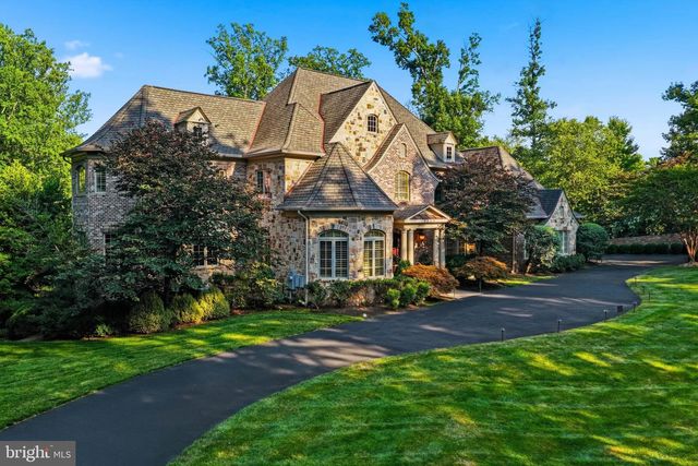 1239 DALEVIEW DR, Mclean, VA 22102