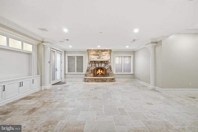 1239 DALEVIEW DR, Mclean, VA 22102