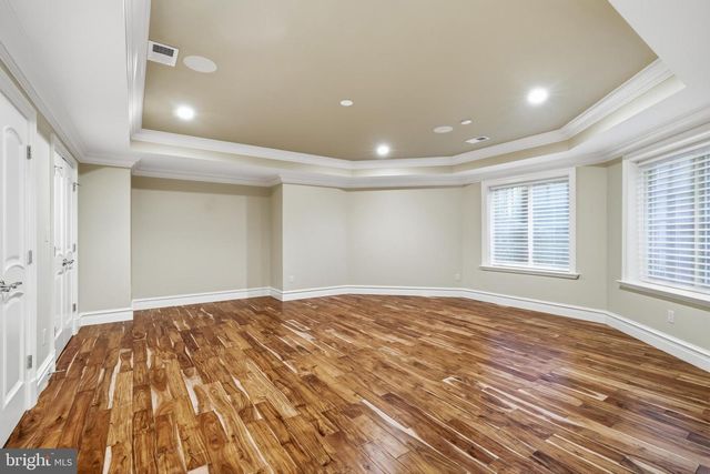 1239 DALEVIEW DR, Mclean, VA 22102