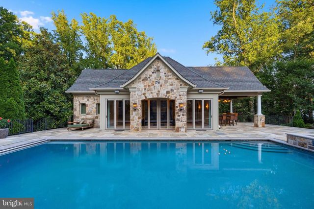 1239 DALEVIEW DR, Mclean, VA 22102
