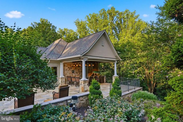 1239 DALEVIEW DR, Mclean, VA 22102