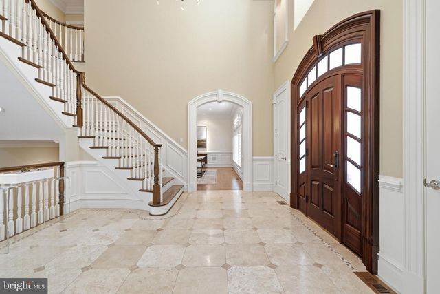 1239 DALEVIEW DR, Mclean, VA 22102