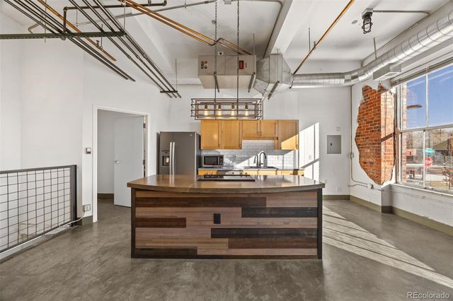 1777L E 39th Avenue 205, Denver, CO 80209