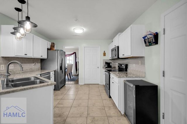 201 Slayton Circle, Hinesville, GA 31313