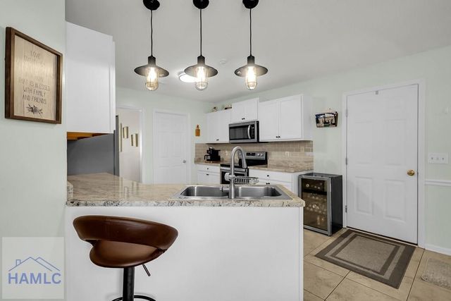 201 Slayton Circle, Hinesville, GA 31313