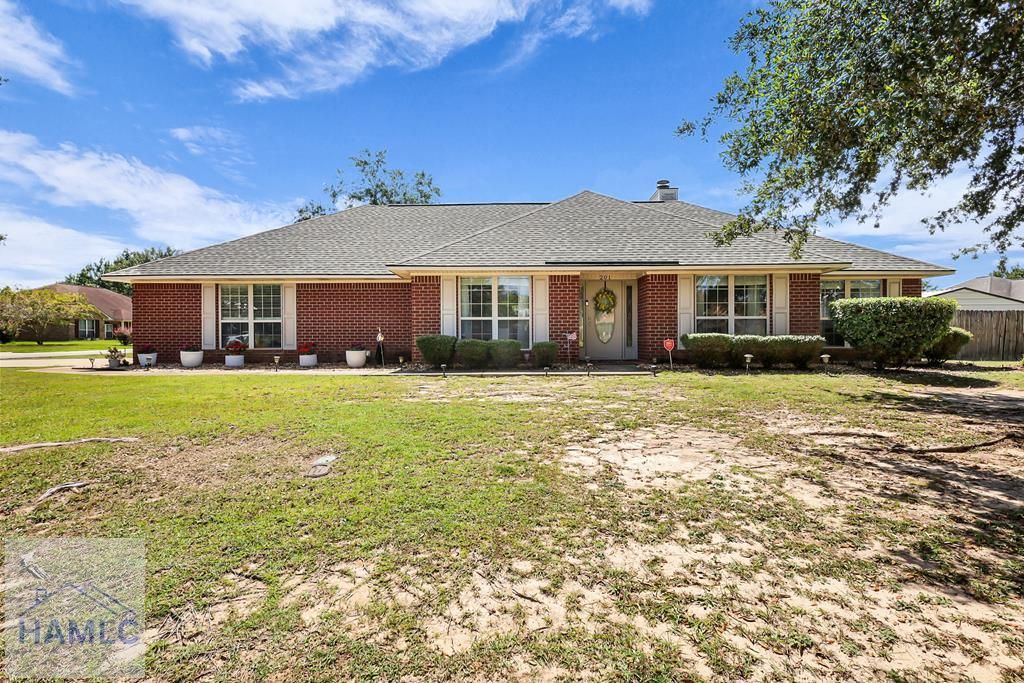 201 Slayton Circle, Hinesville, GA 31313