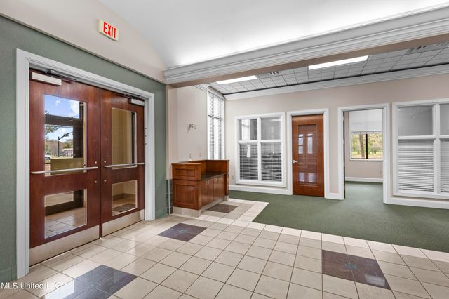 1934 Spillway Road, Brandon, MS 39047