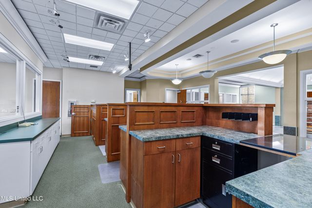 1934 Spillway Road, Brandon, MS 39047