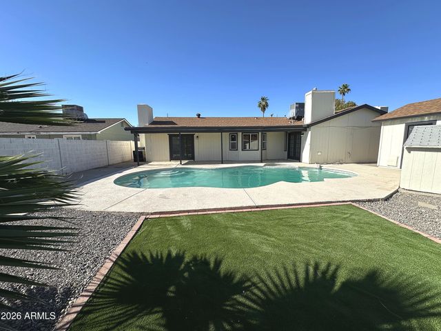 1919 W VOLTAIRE Avenue, Phoenix, AZ 85029