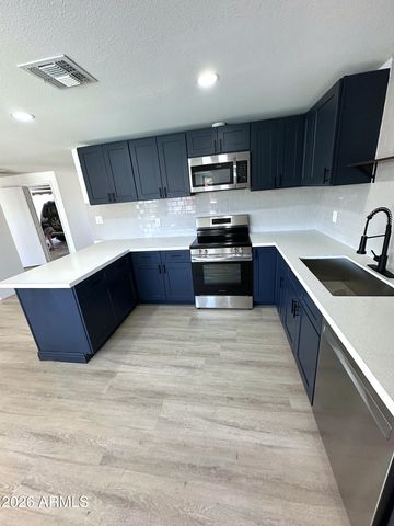 1919 W VOLTAIRE Avenue, Phoenix, AZ 85029