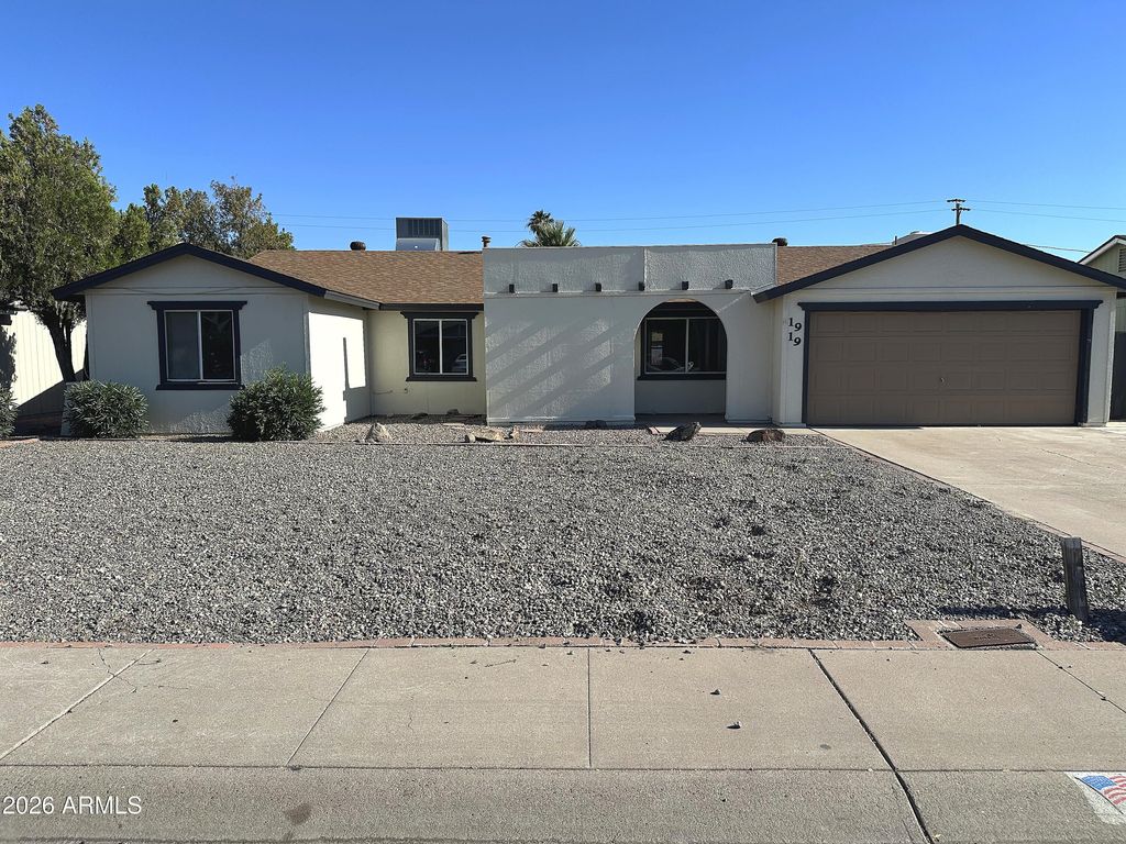 1919 W VOLTAIRE Avenue, Phoenix, AZ 85029