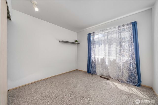 3808 47th Avenue NE, Tacoma, WA 98422